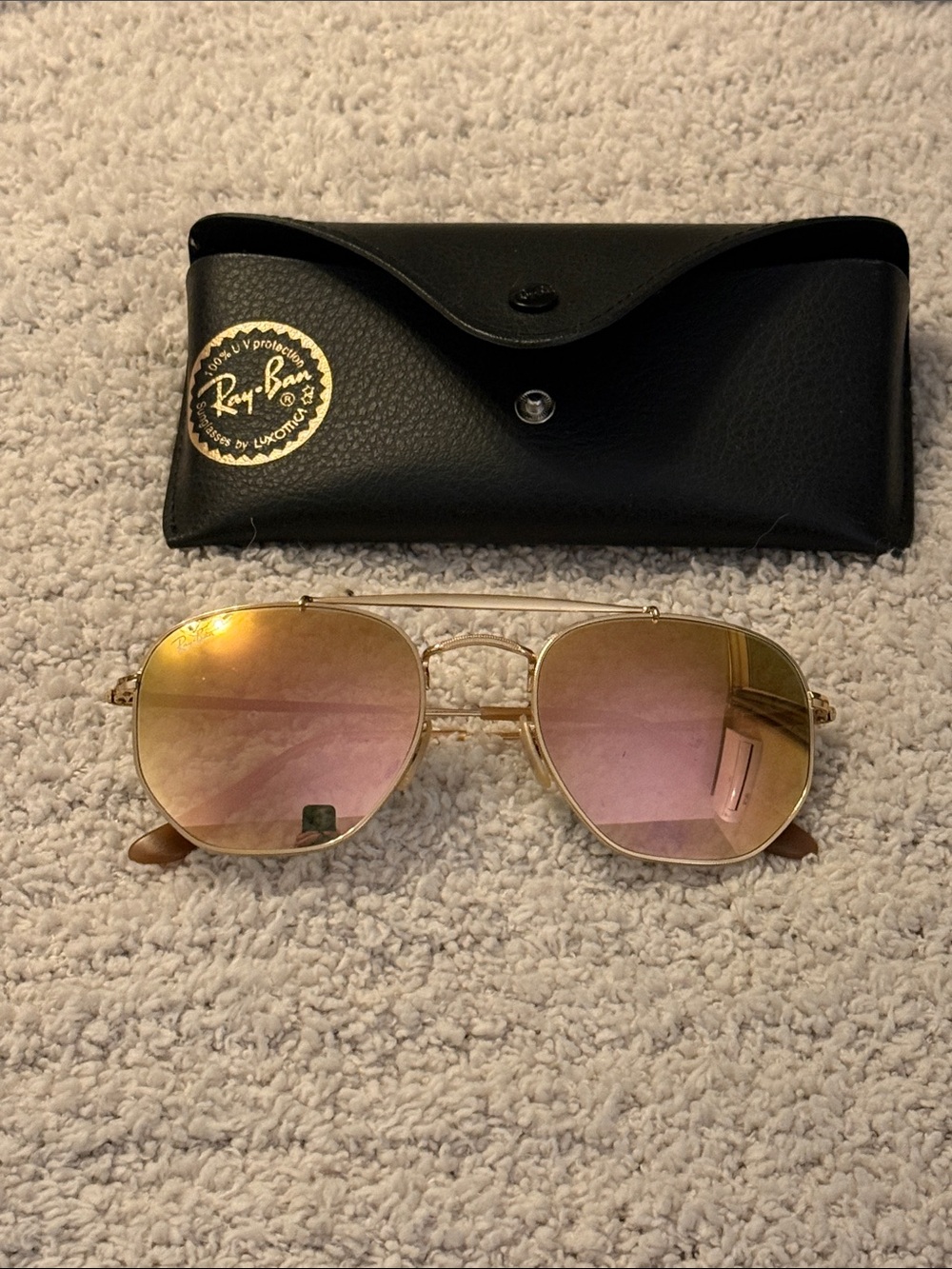 Ray-Ban Women's Gold Frame Pink Lens Aviator Sunglasses with Case